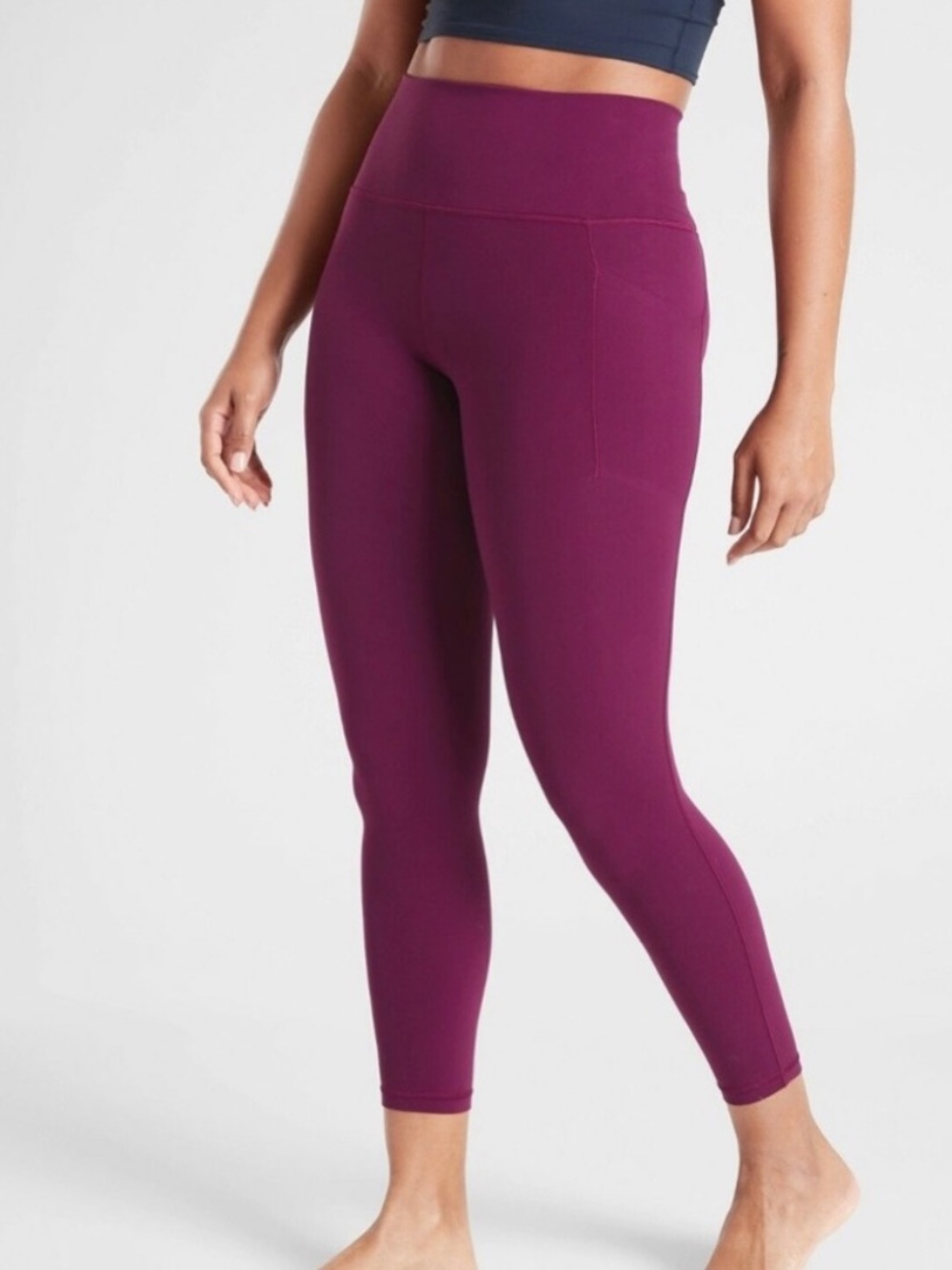 ATHLETA SALUTATION 7/8 TIGHT IN POWERVITA magenta purple leggings MP activewear